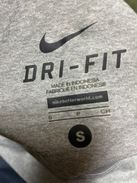 バルセロナ 限定Tシャシ スポーツウェア