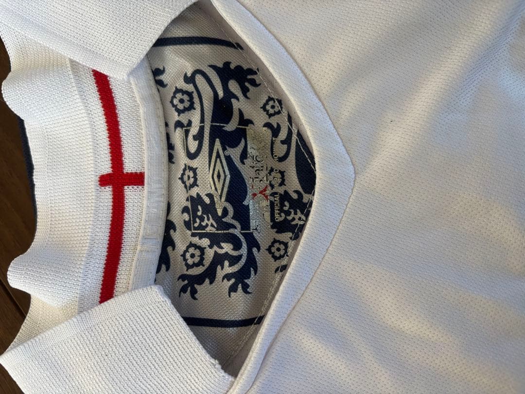 「イングランド代表 2008-2010 ホーム ユニフォーム」UMBRO 襟付き