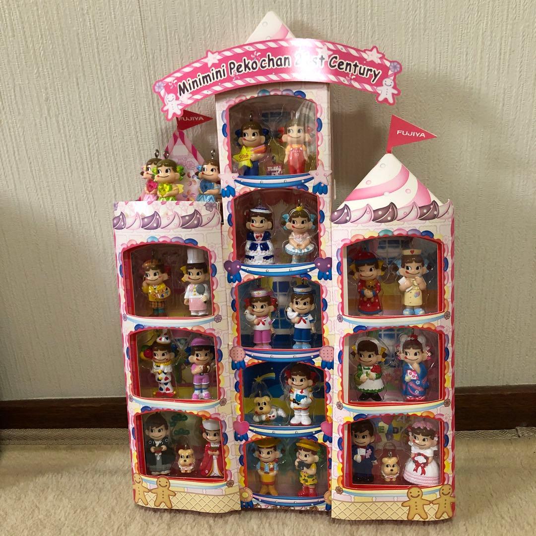 非売品のケースに入った　ペコちゃん人形セット