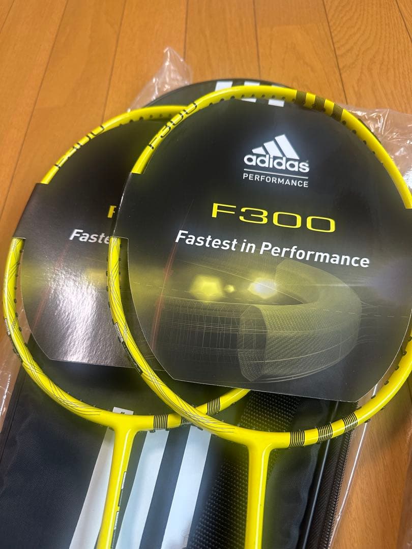 adidas F300 バドミントンラケット　2本セット