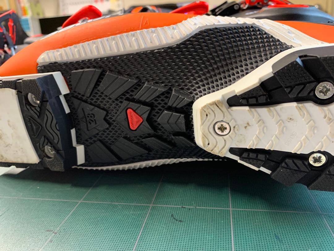 ティンダン SALOMON QUEST MAX 130 サロモン ブーツ