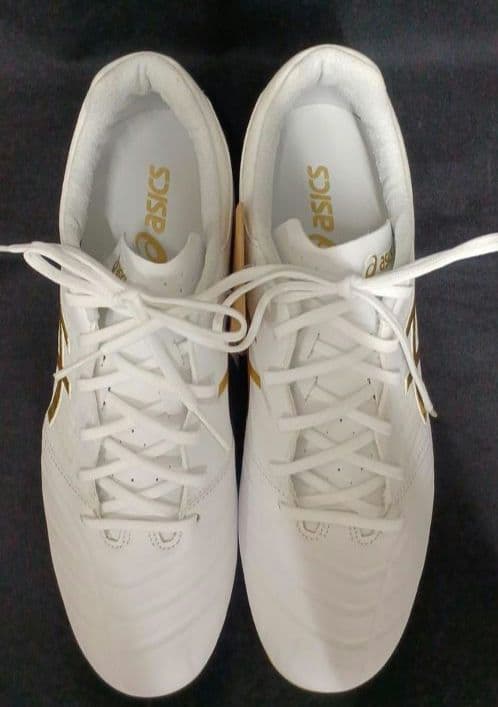 未使用 ASICS サッカーシューズ ホワイト/ゴールド スパイク 27cm