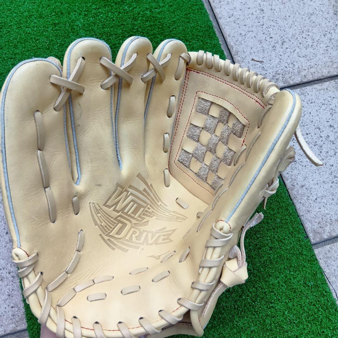 ミズノ 軟式グローブ ベージュ 編み込みデザイン　 左利き　MIZUNO