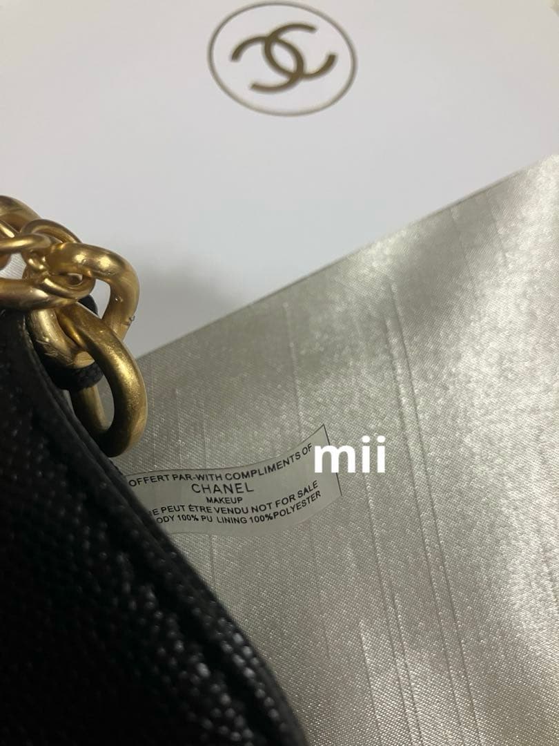 チャーム付き　ショルダーバッグ　ノベルティ