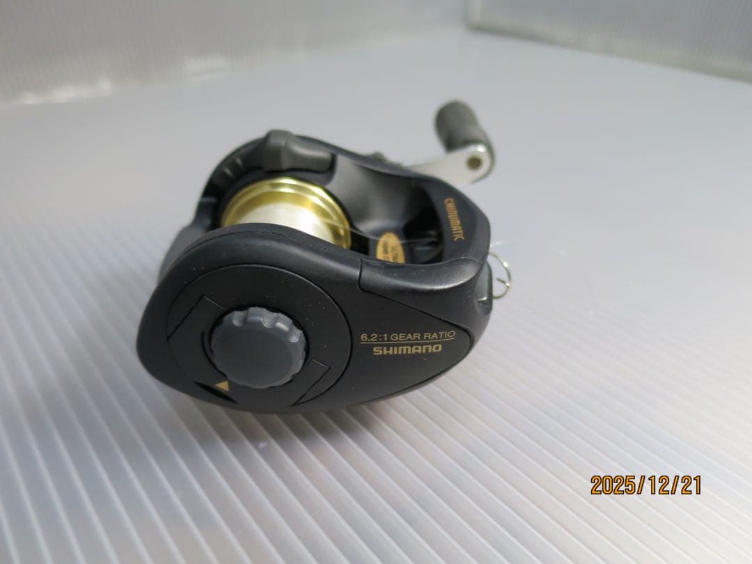 SHIMANO チヌマチック1001（左）