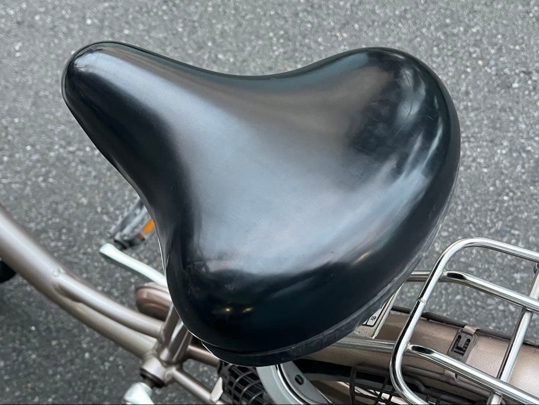 h*a様 中古美品ブリヂストン軽量アルミ自転車〓アルミーユ☆26★ベージュ※配達
