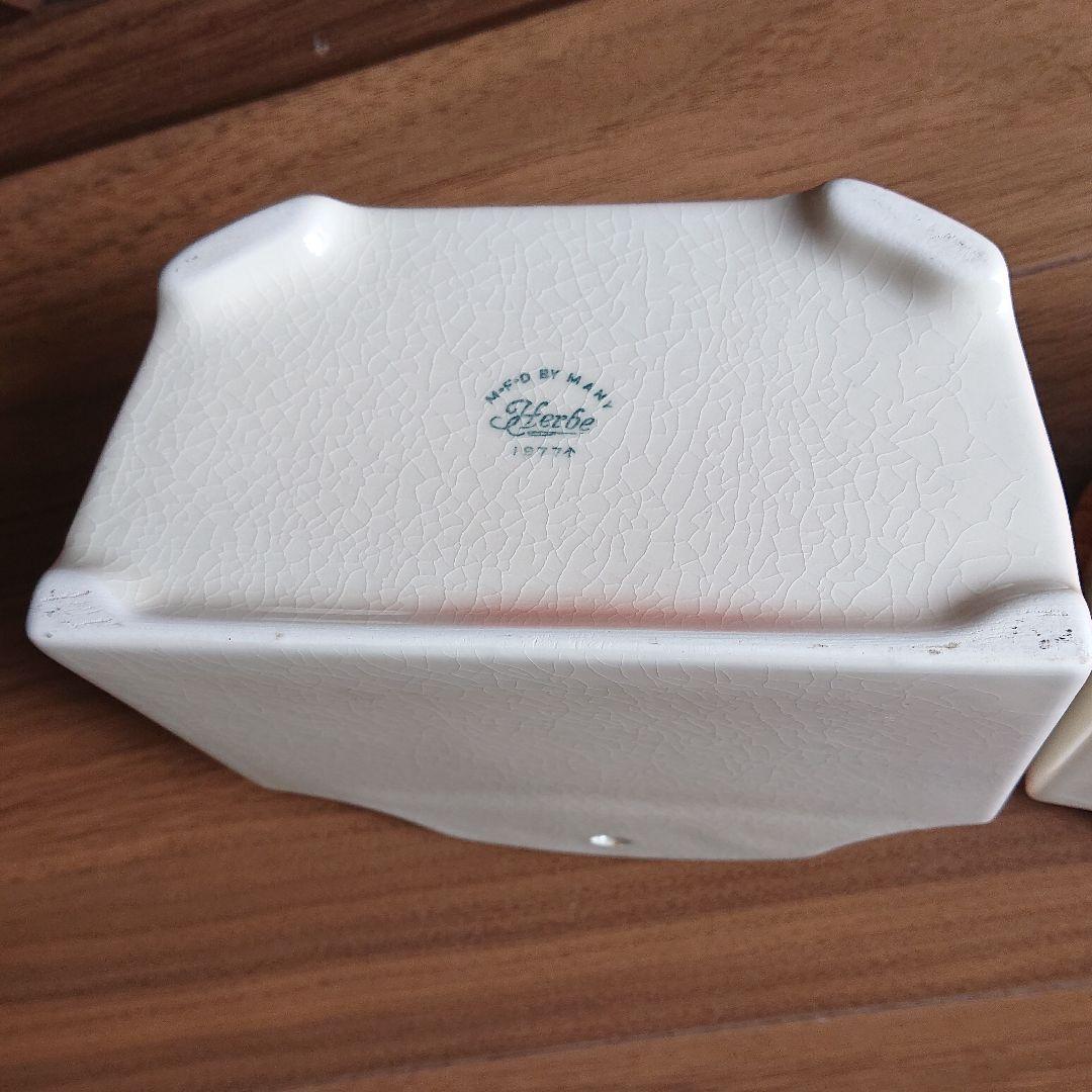 マニーmany ローズ陶器キャニスター Ｍと Ｌ 二点セットです
