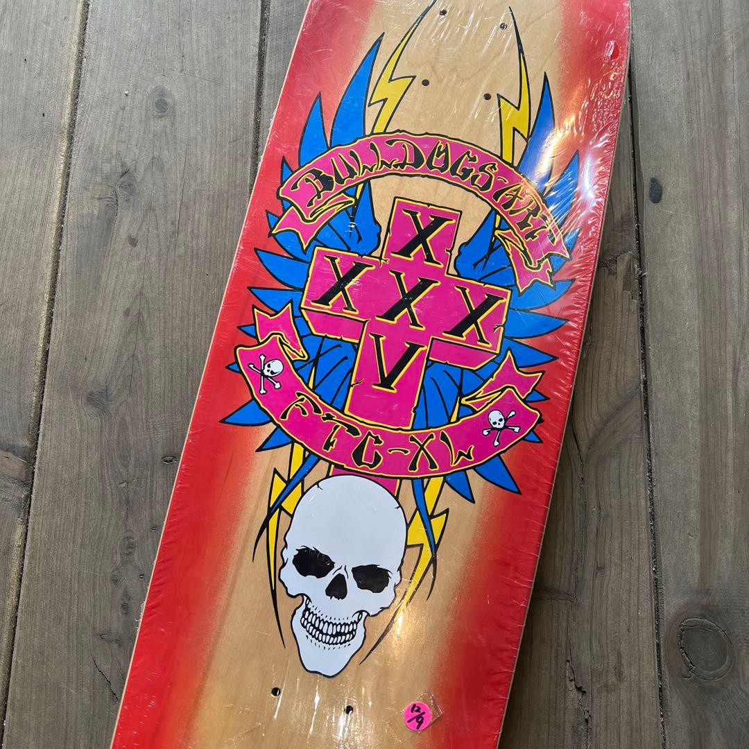 BULLDOGSKATE XXV スケボーデッキ スカルデザイン　8.75インチ