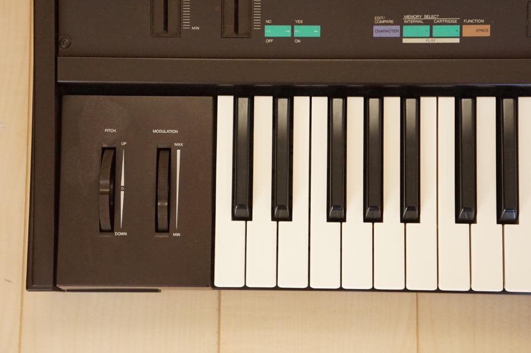 YAMAHA DX7 シンセサイザー