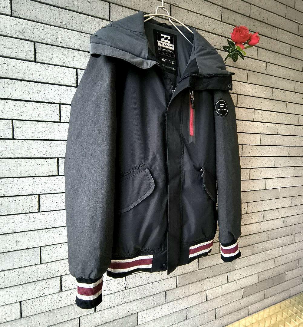 ♠【ビラボン】✨新品未使用　スノボードジャケット　スキー　黒×グレー　M