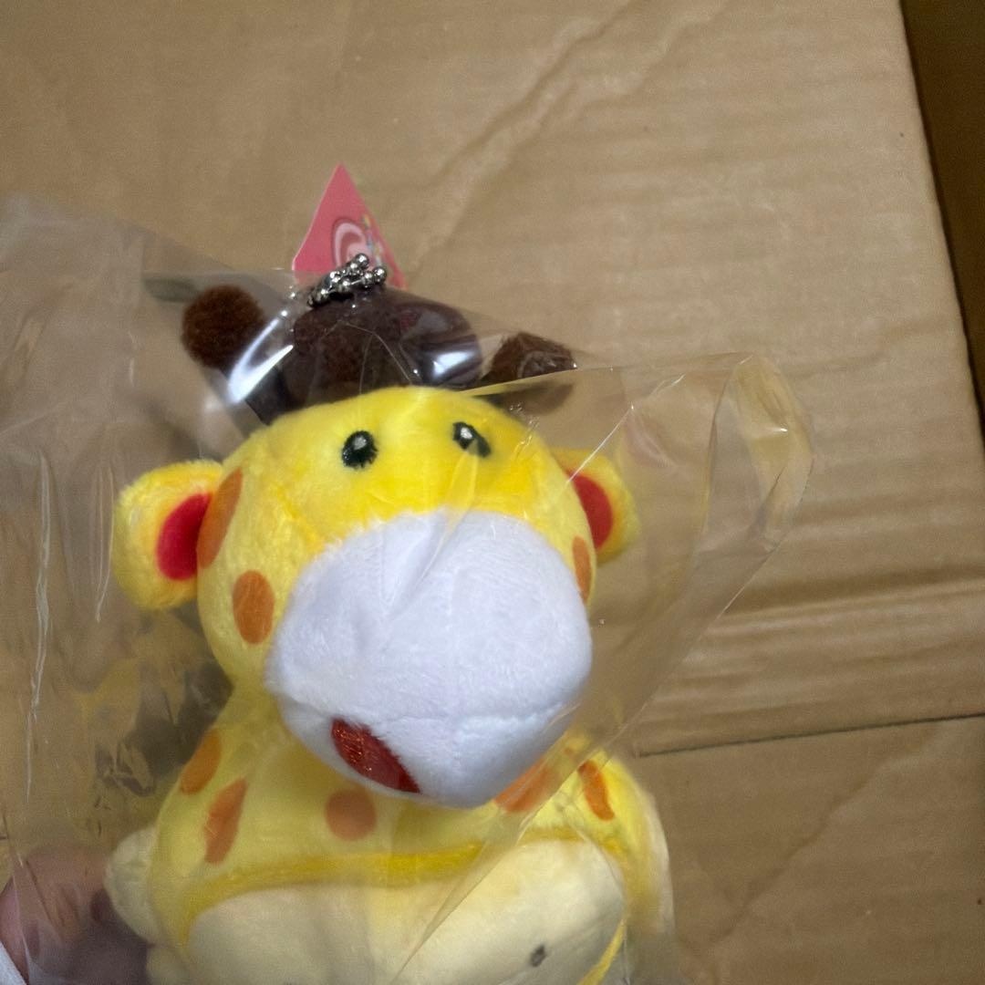 たべっ子どうぶつ　ぬいぐるみキーホルダー　ポムポムプリン　サンリオコラボ　きりん