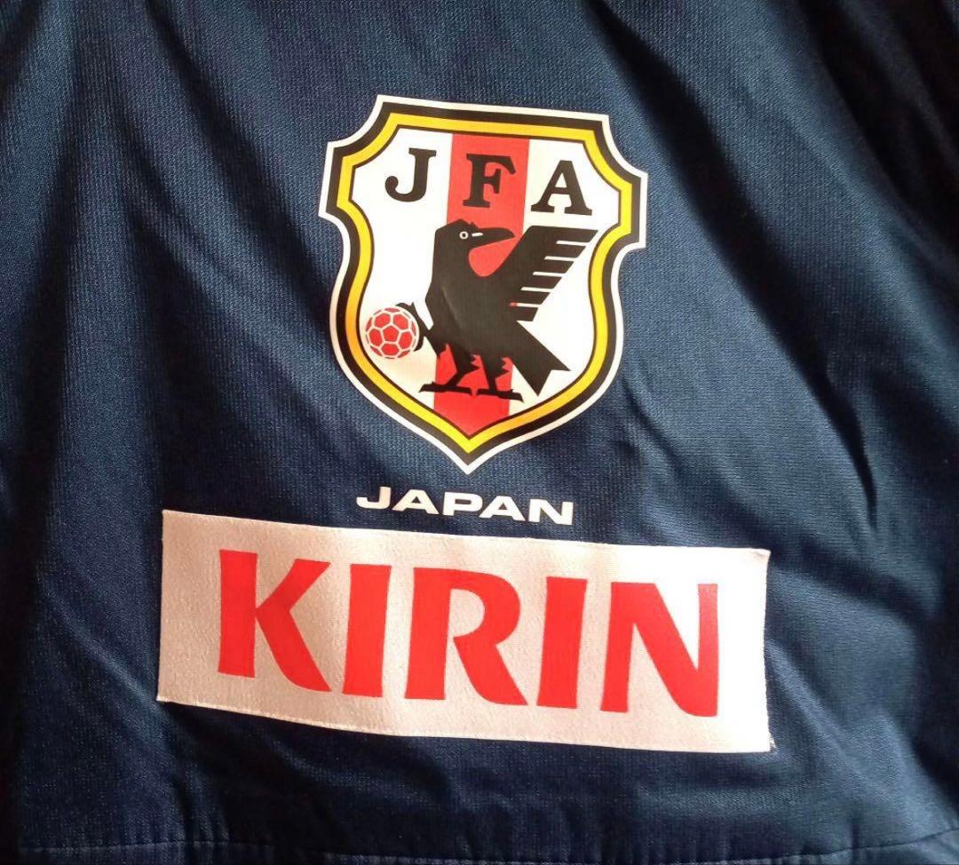 サッカー　日本代表　コート