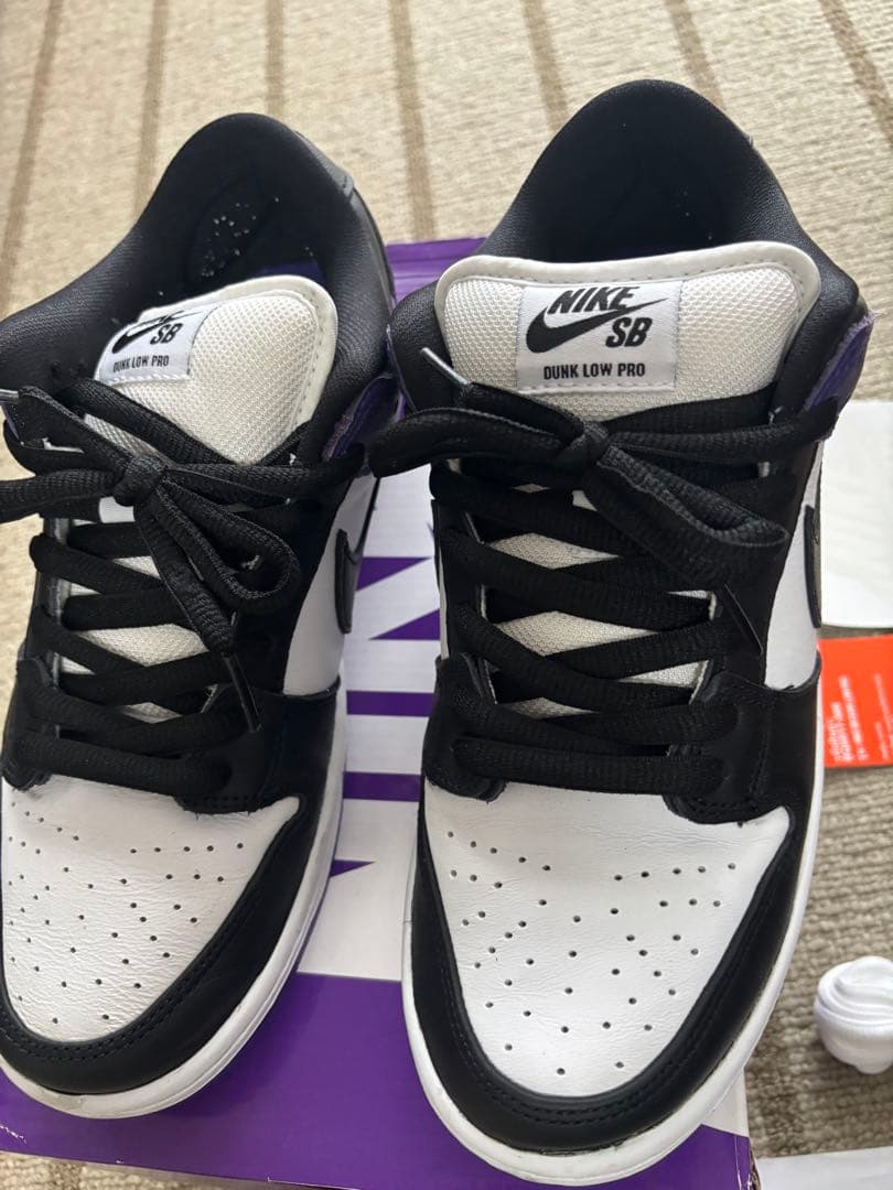 Nike SB Dunk Low Pro ブラック/ホワイト/パープル