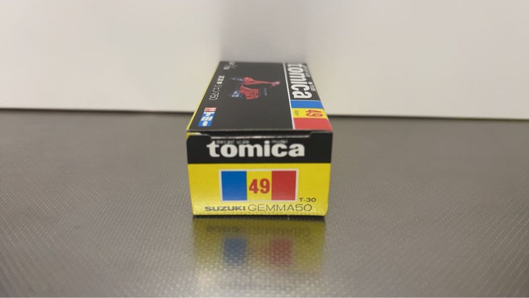 トミカ ジェンマ50 赤 黒箱