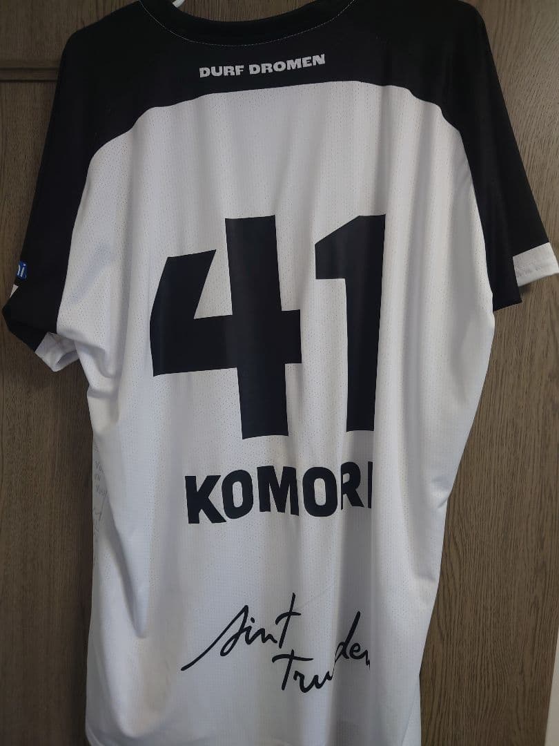 小森飛絢　シントトロイデン　ユニフォーム