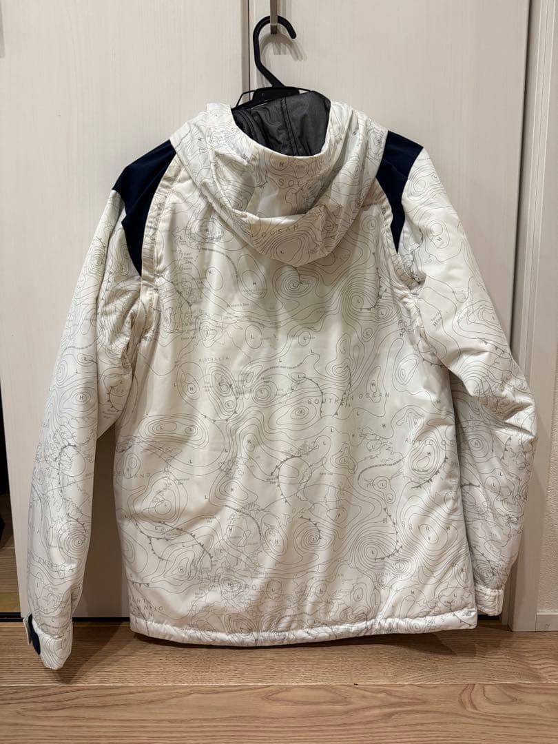 【新品】NEW BALANCE GOLF地図模様 ダウンジャケット