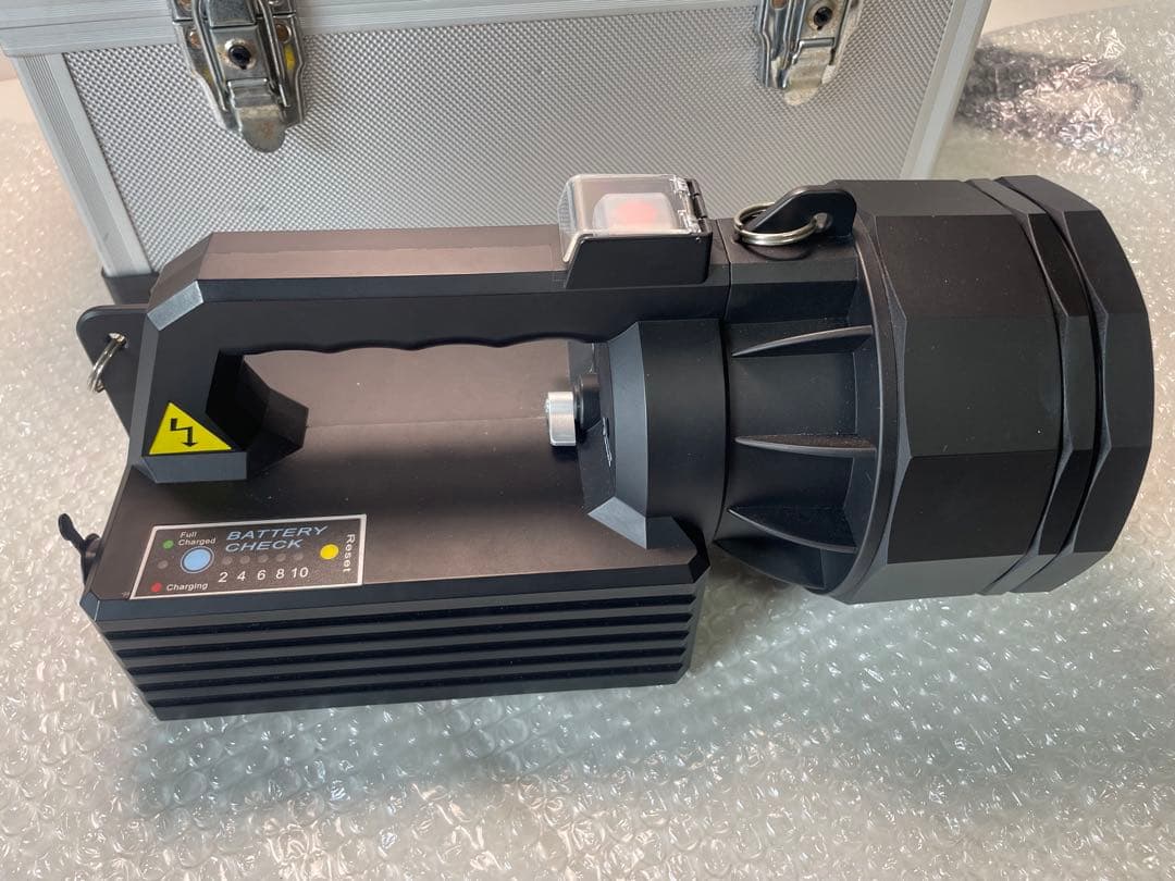 SL-3050 強力ライトです。収納用アルミケース付き。