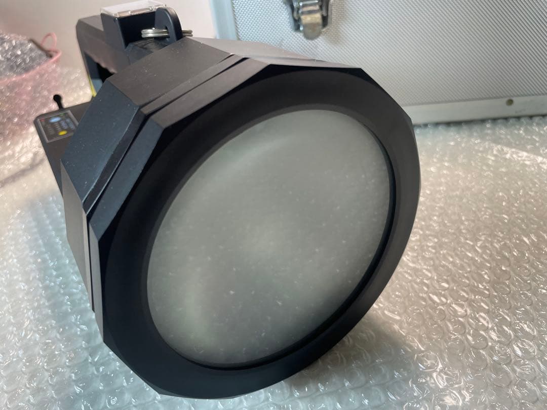 SL-3050 強力ライトです。収納用アルミケース付き。