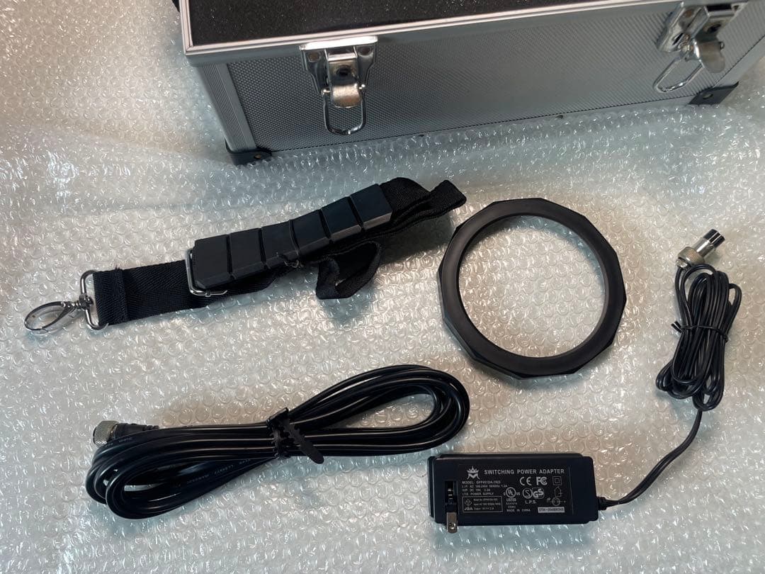 SL-3050 強力ライトです。収納用アルミケース付き。