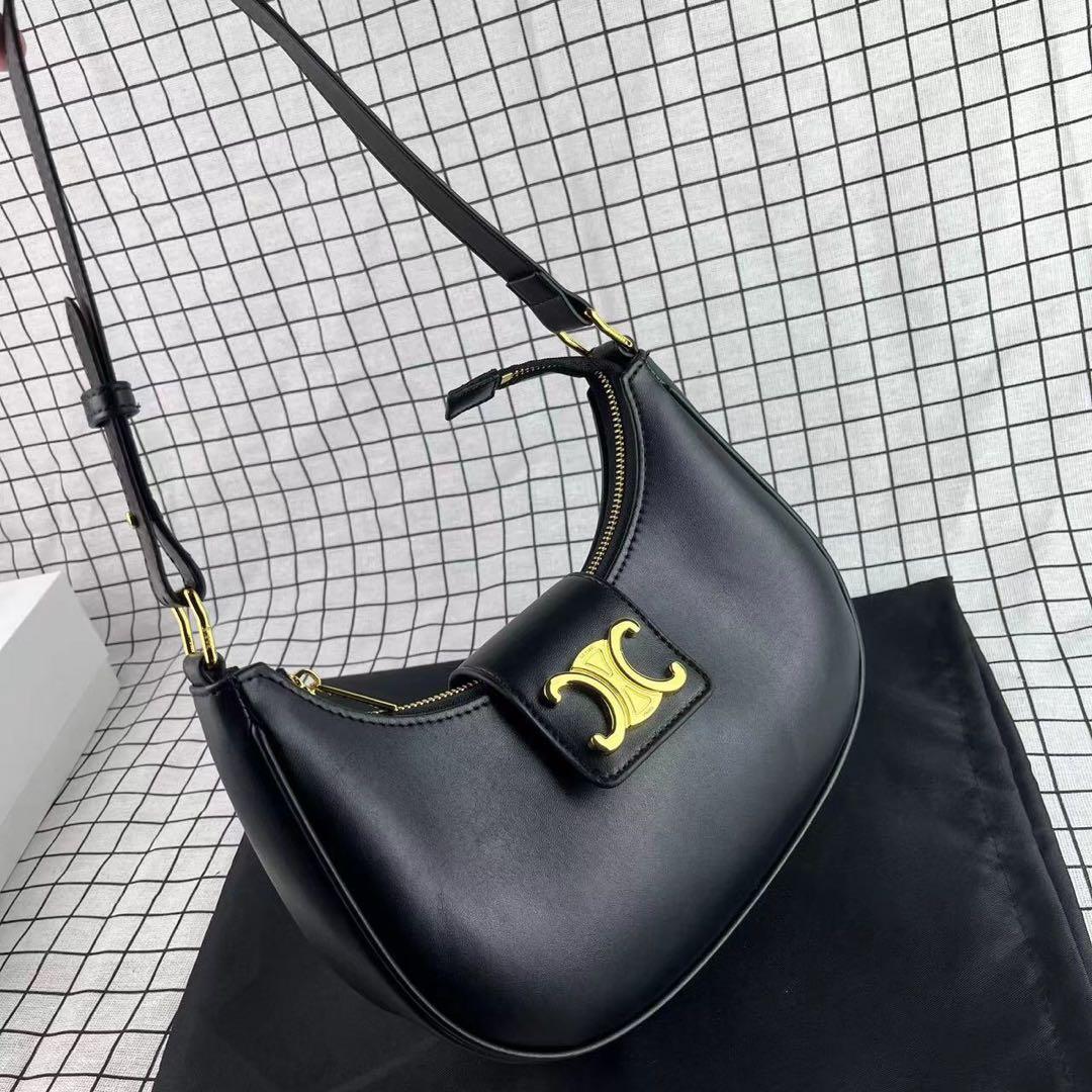 CELINE AVA トリオンフ　セリーヌ　ショルダーバッグ