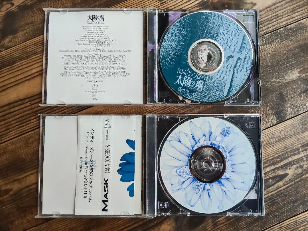 FANATIC◇CRISIS まとめ売り サイン色紙　CD パンフレット　V系