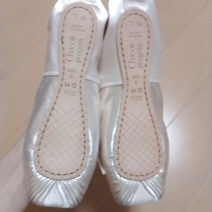 新品　未使用　トゥシューズ　チャコット　22.5㎝　¥8,580(税込)