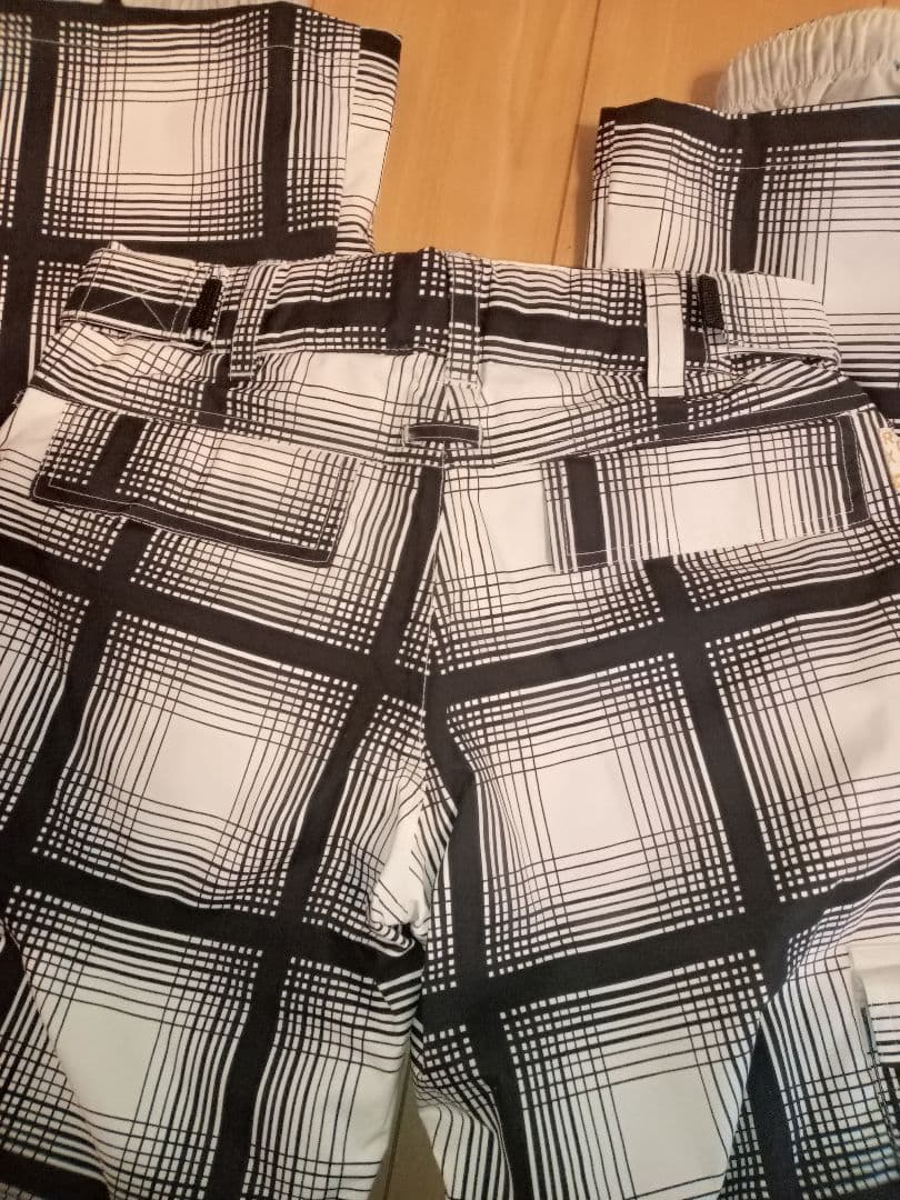 ROXY★未使用レディース用スノーボードパンツ Sサイズ チェック柄
