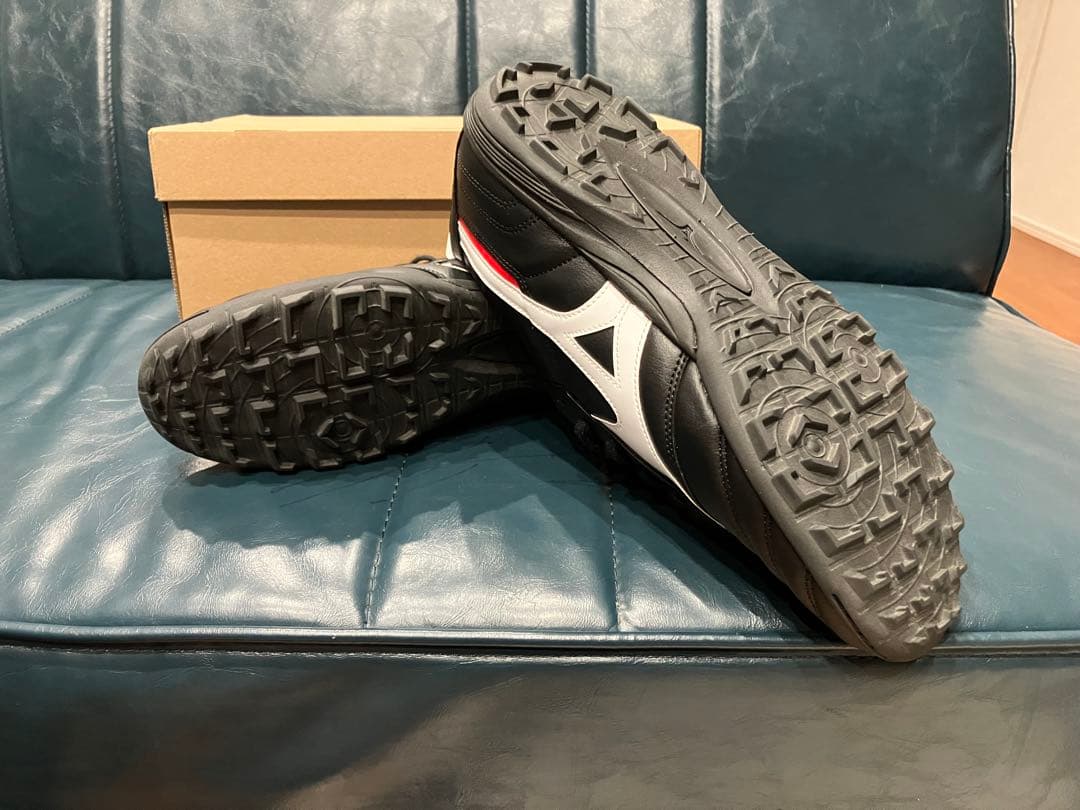 Mizuno Morelia サッカーシューズ ブラック/ホワイト/レッド