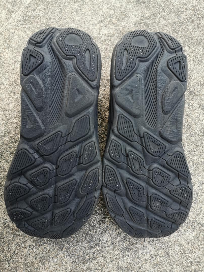 ホカオネオネ　クリフトン９　25.5㎝　ワイド　HOKA　WIDE
