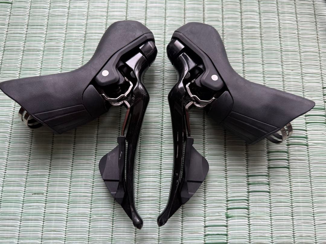 SHIMANO シマノ　105 ST-R7020 油圧ブレーキ　STIレバー