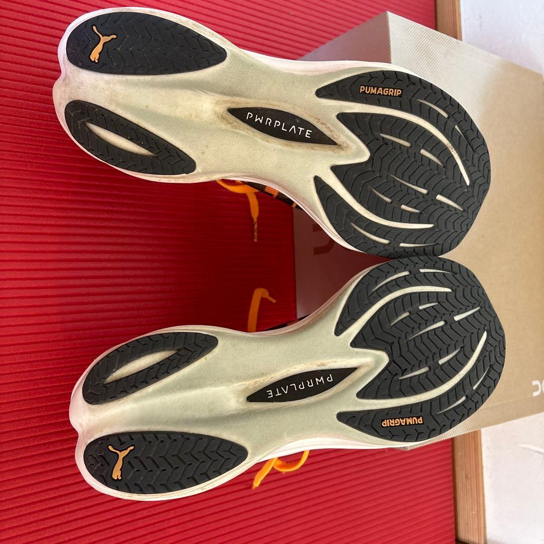 たけ【美品】PUMA ディヴィエイトニトロ3