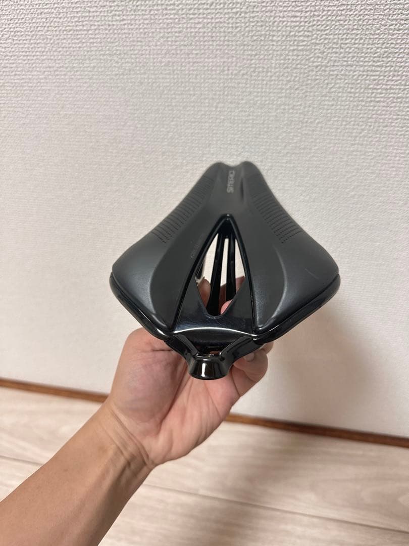 Specialized Sitero サドル 143mm