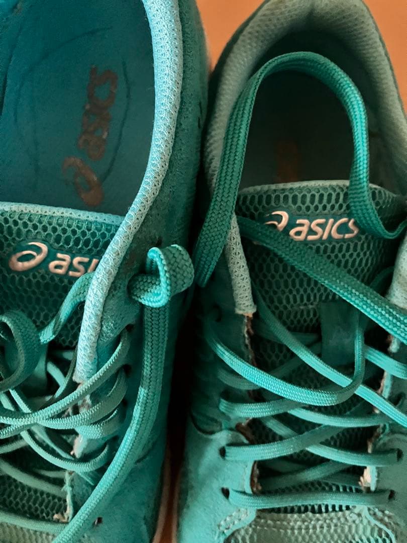 asics ターコイズ スパイクシューズ　24cm