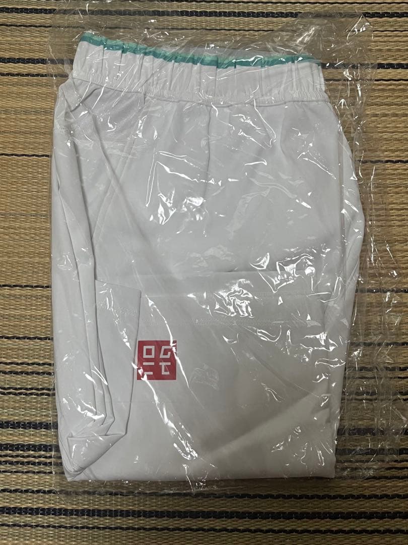 UNIQLO RF ドライ 20WB ホワイト ポロシャツとパンツセット
