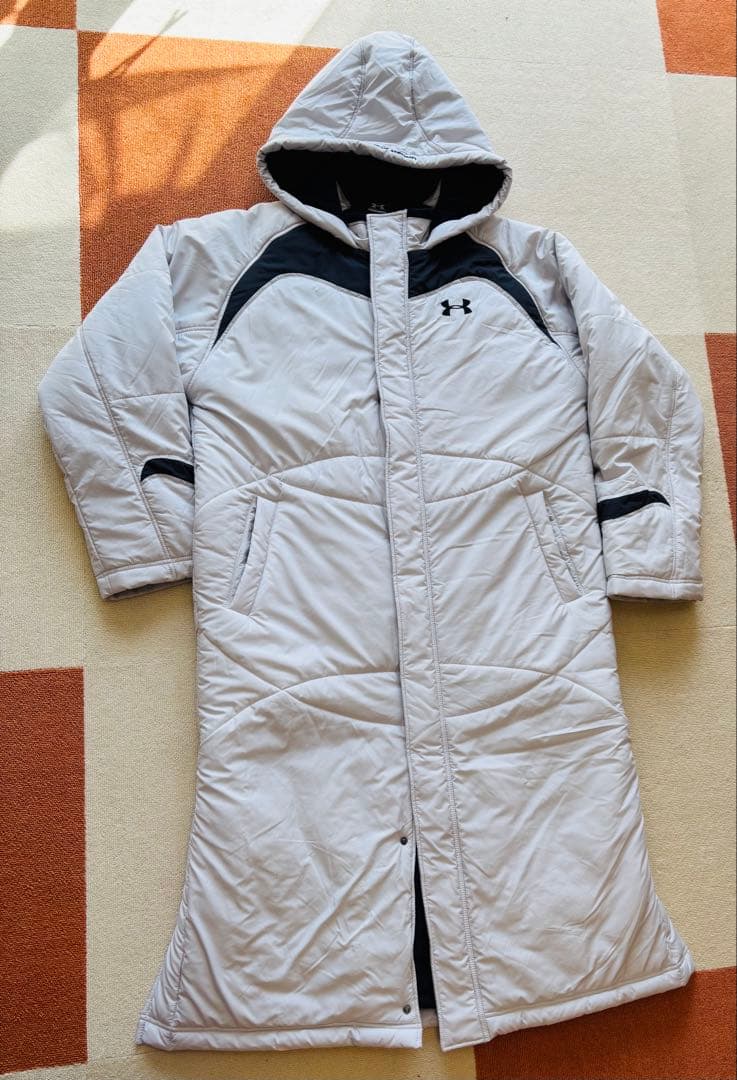 Under Armour ベンチコート ライトグレー/ブラック