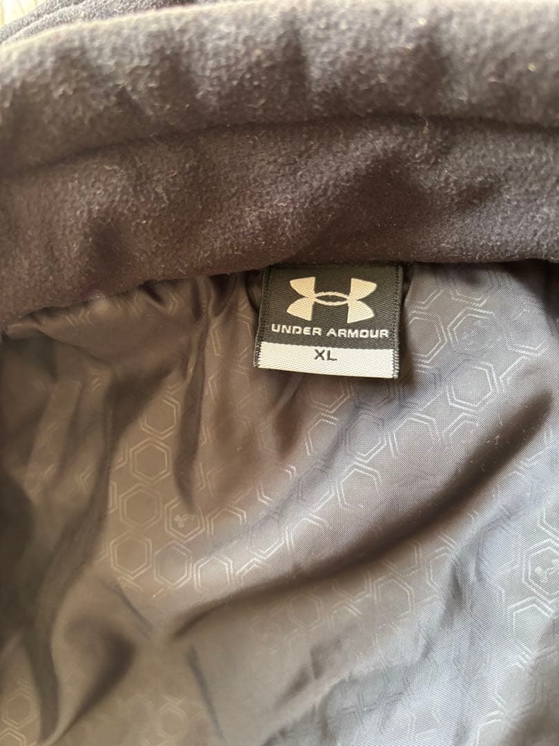 Under Armour ベンチコート ライトグレー/ブラック