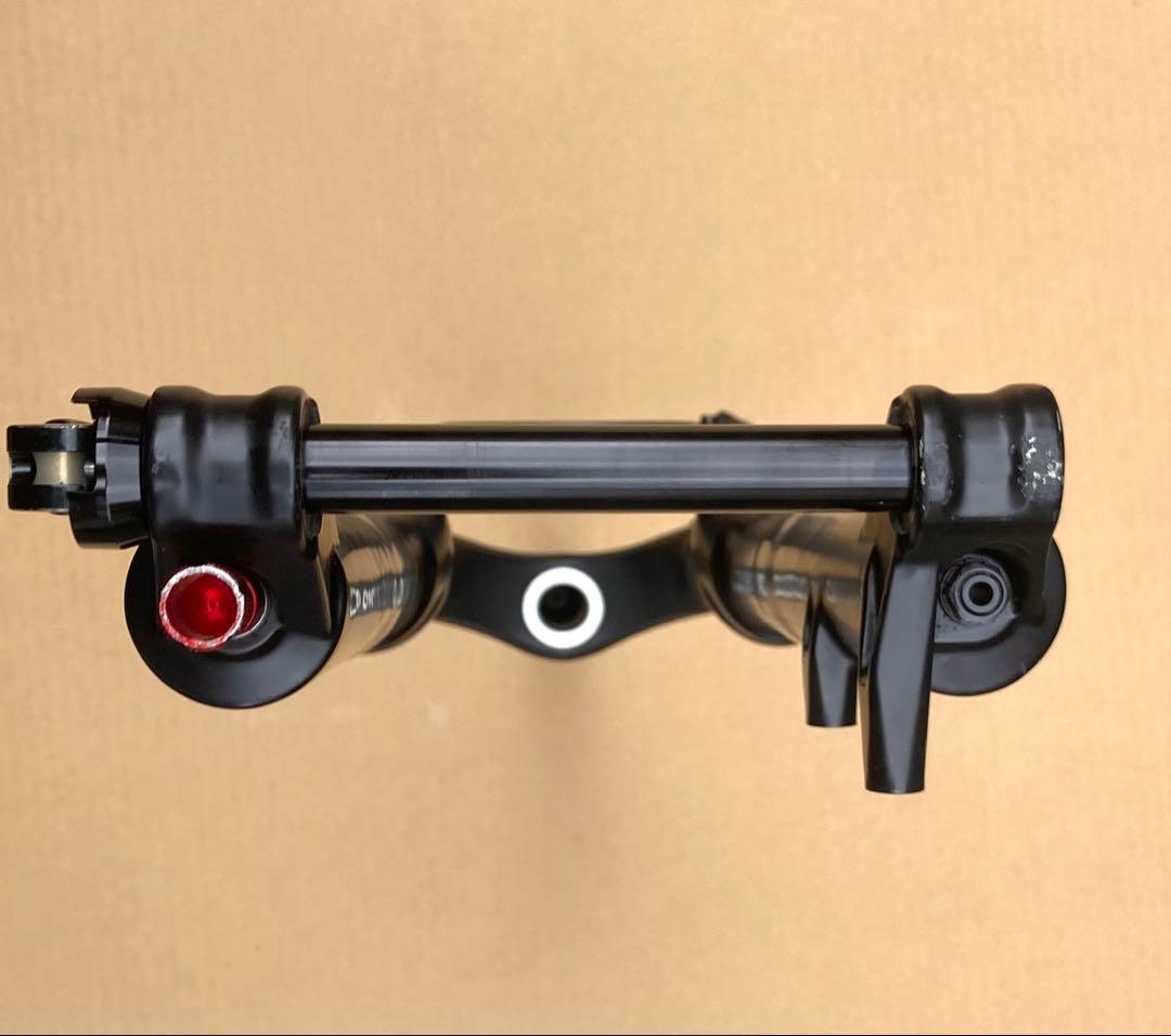 美品!!26インチ ロックショックス REVELATION /ROCKSHOX