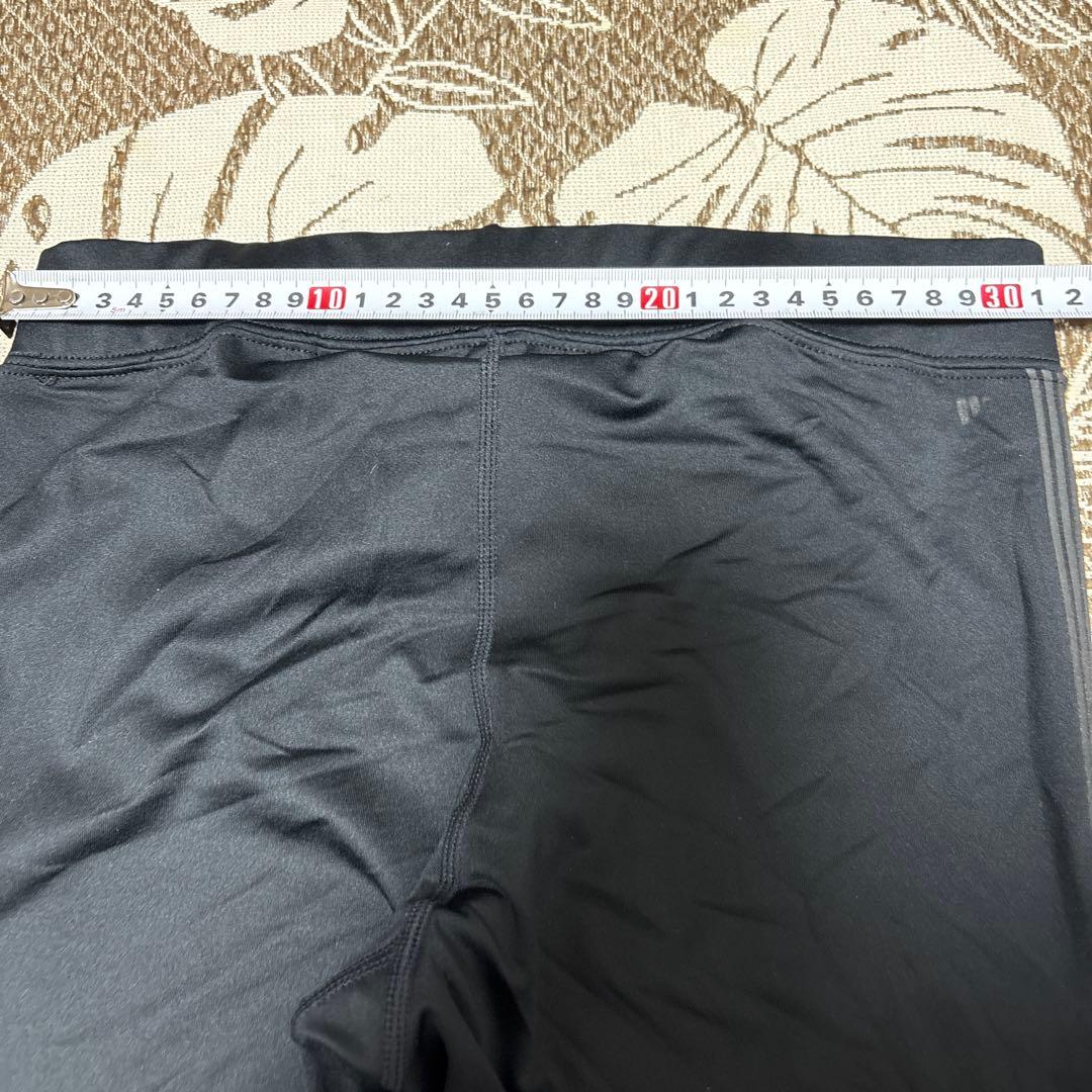 NIKE（ナイキ）×sacai（サカイ）ミッドライズ レギンス　スポーツタイツ