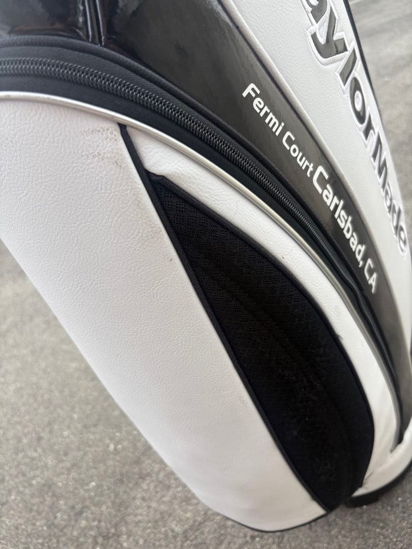 TaylorMade キャディバッグ フード付き 白黒