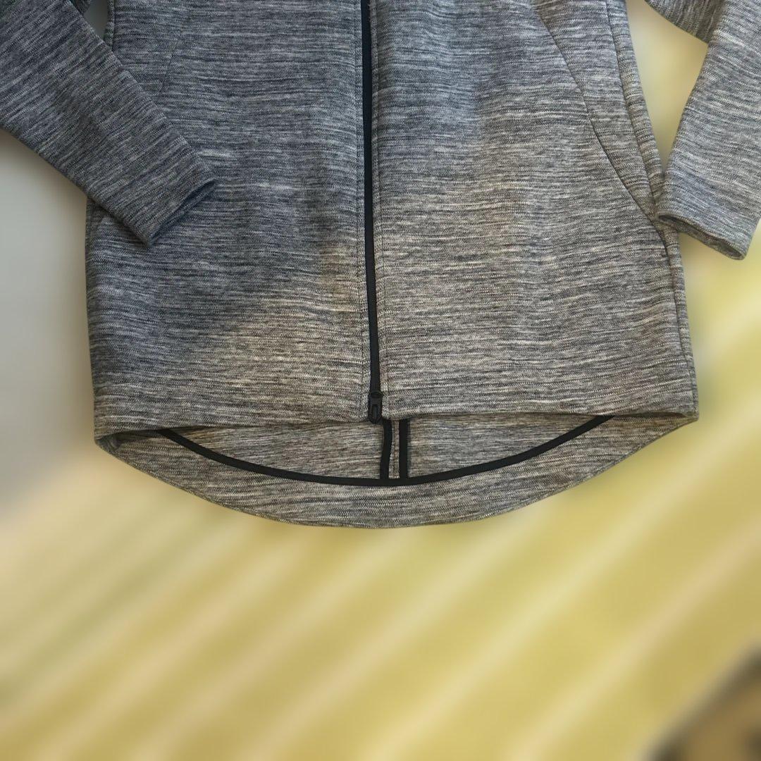 adidas レディーススポーツグレー ジャケット 新商品タグ付き