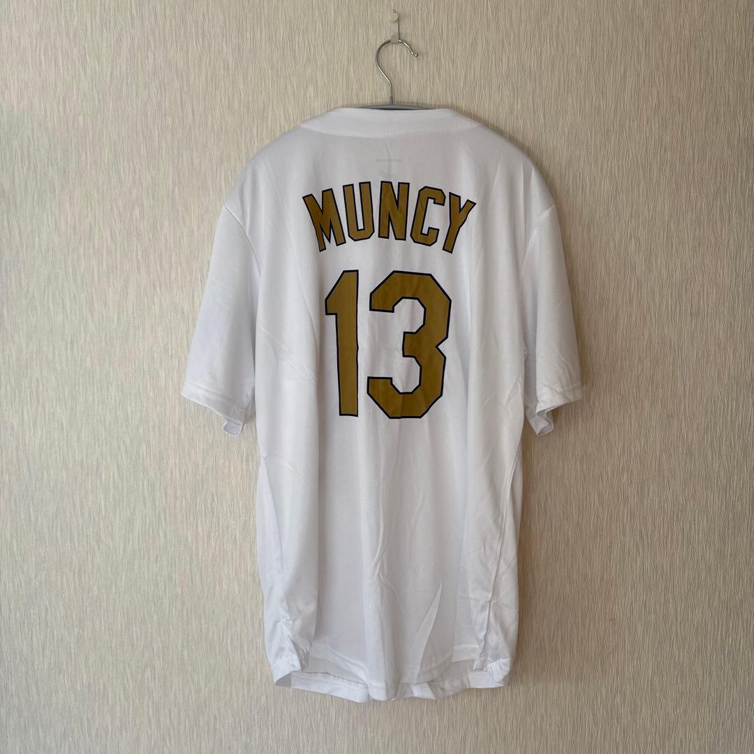来場者限定品 MAX MUNCY ゴールドユニフォーム