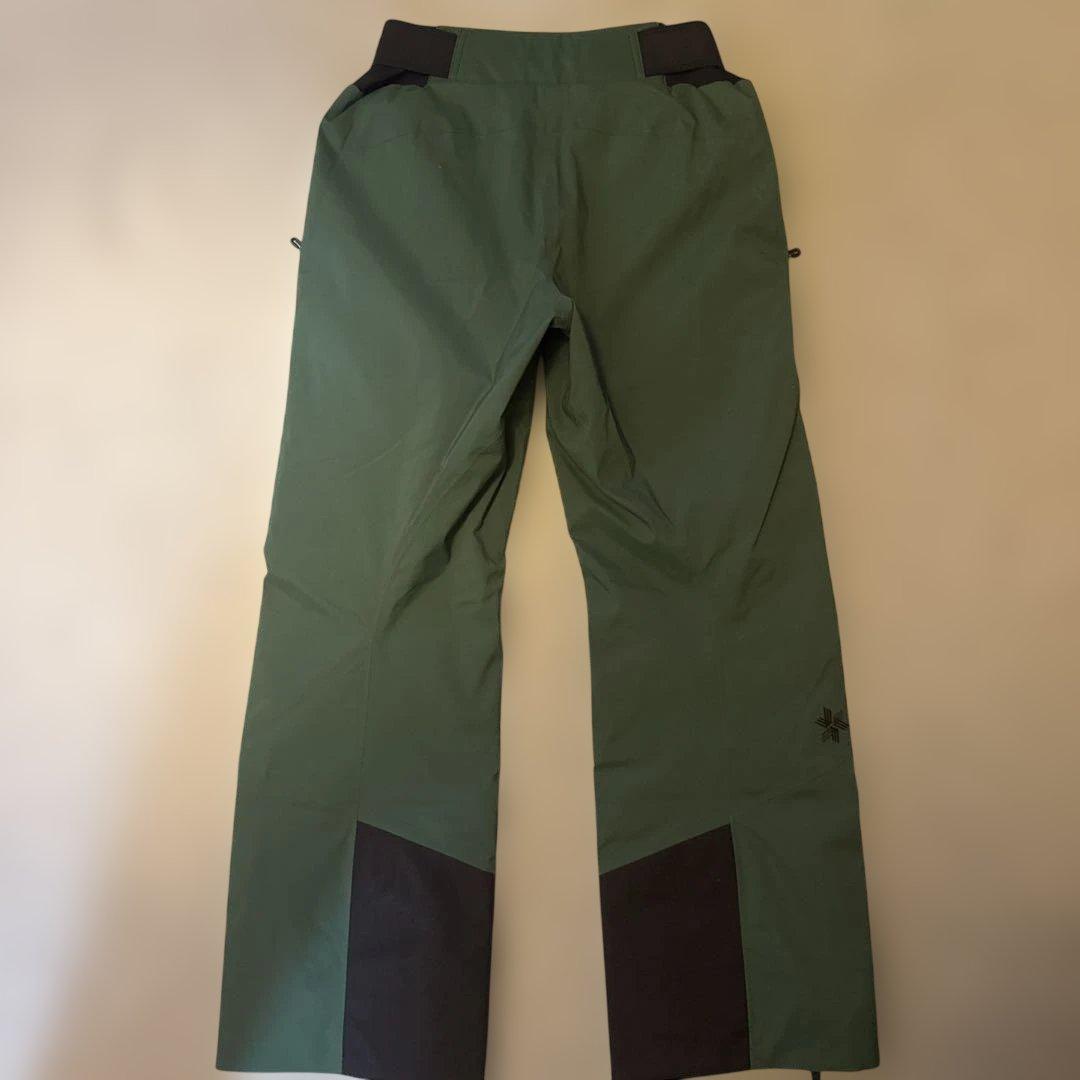 新品未使用Goldwin G-Engineered Regular　Pants1