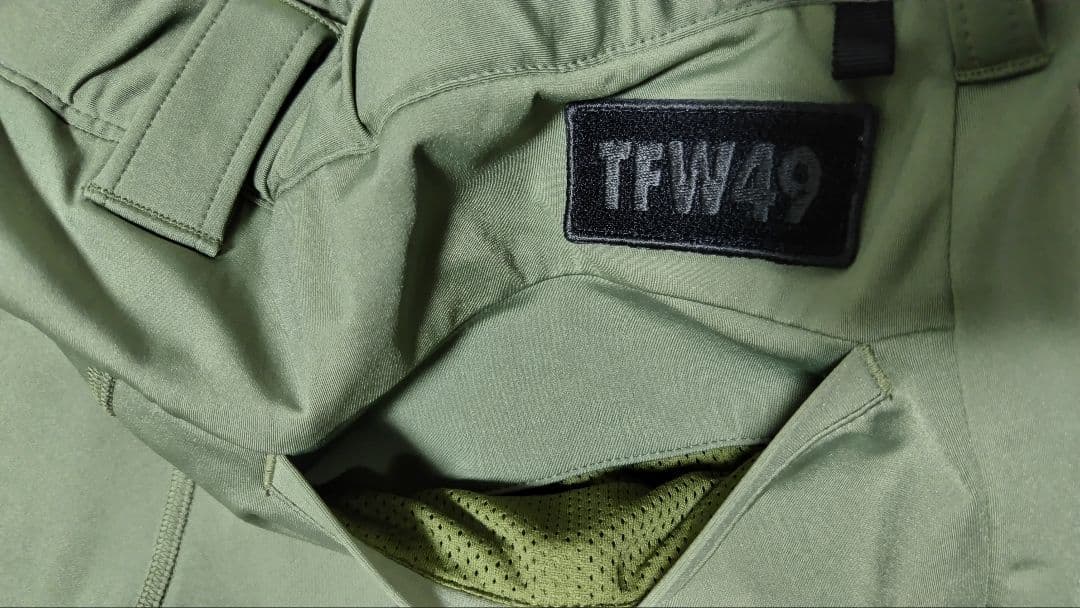 新品未使用　売切れ商品　TFW49 ストレッチパンツ