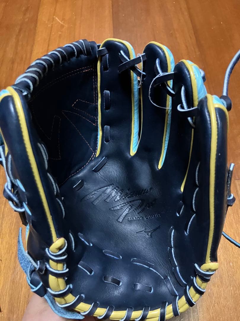 限定品　Mizuno Pro 軟式用グローブ　定価47,300円