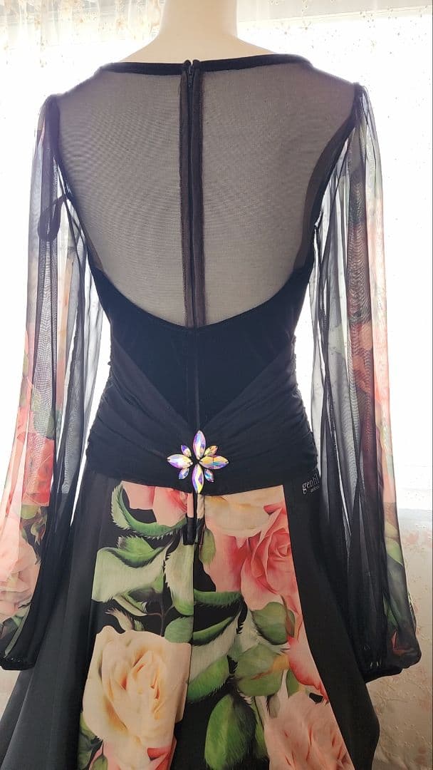 新品！！gentil 社交ダンスドレス 黒と花柄　エルサイズ