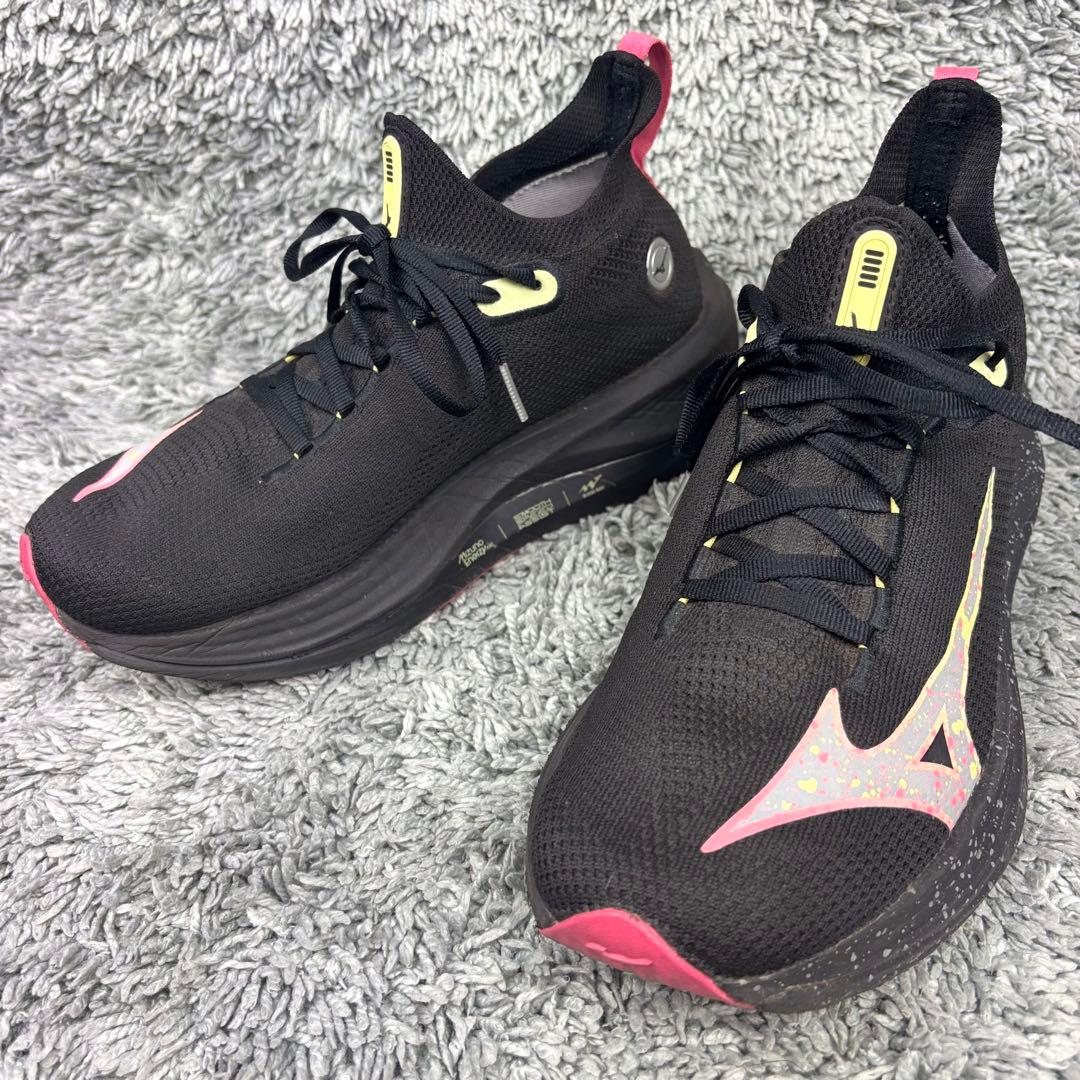 MIZUNO ネオビスタ 25.5 ランニングシューズ ブラック ピンク