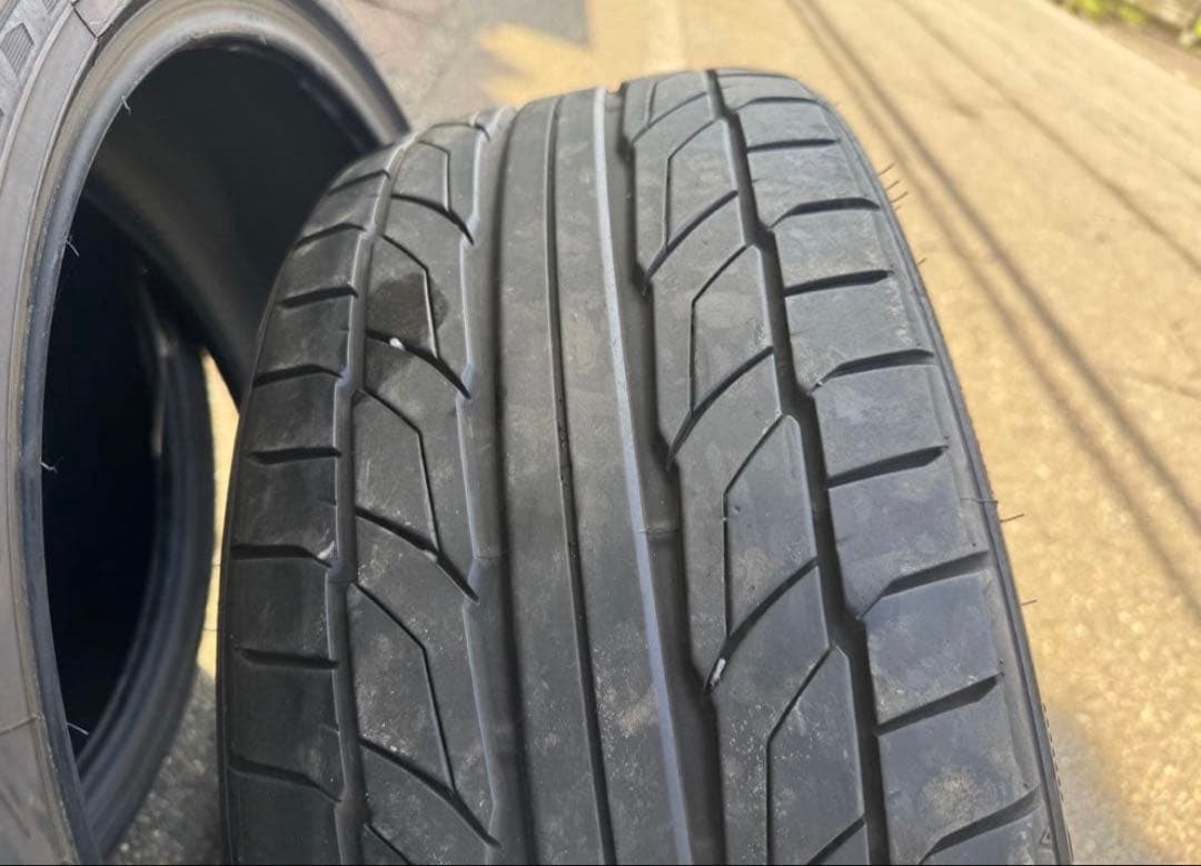 中古ＮＩＴＴＯ　ＮＴ５５５　Ｇ２ ２１５/３５Ｒ１９　８５Ｙ　4本　値下げ可