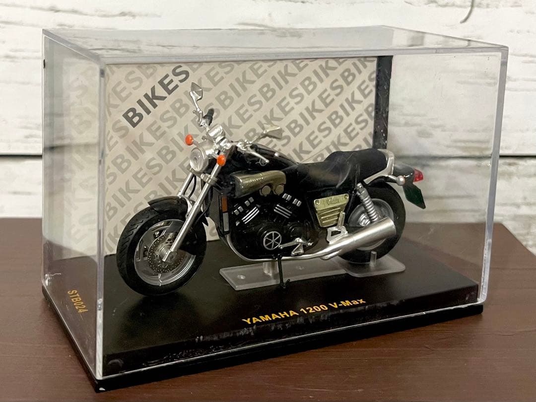 1/24 ヤマハ1200V-Max (IXO models)
