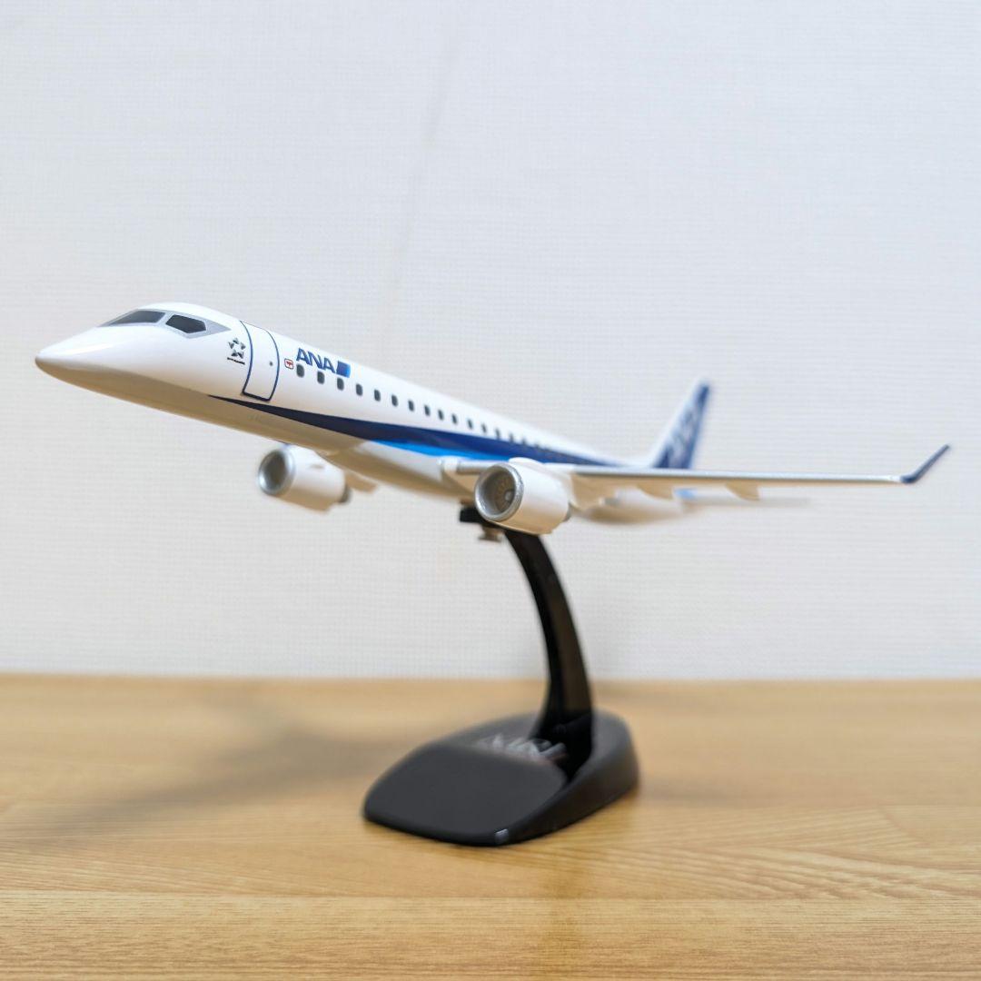 ANA MRJ モデル航空機 スタンド付き　【スケール不明】