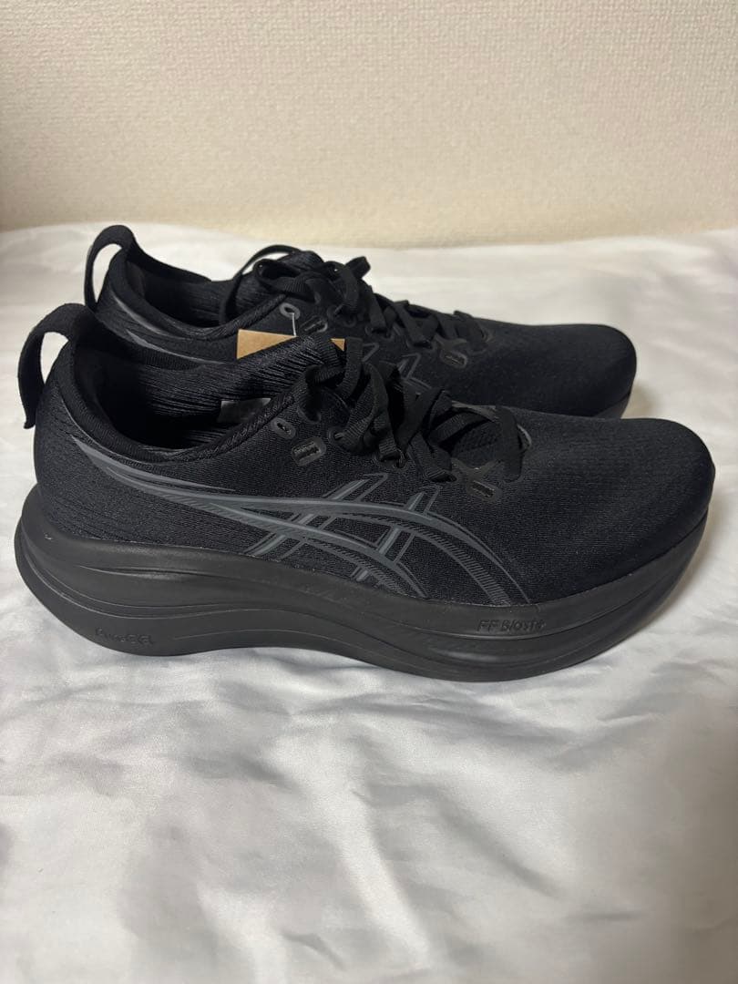最新モデル　未使用 アシックス　GEL-NIMBUS 28 26センチ 黒